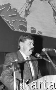 26-27.10.1990, Wrocław, Polska.
Włodzimierz Mękarski przemawia podczas obrad III Walnego Zebrania Delegatów NSZZ 