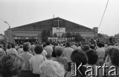 1990, Wrocław, Polska.
Msza święta podczas obchodów 10-lecia NSZZ 