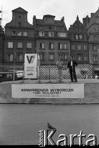 1990, Wrocław, Polska.
Kampania wyborcza przed wyborami samorządowymi. Spotkanie kandydatów Wrocławskiego Komitetu Obywatelskiego 