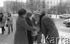 1990, Wrocław, Polska.
Kampania prezydencka, Tadeusz Mazowiecki podczas spotkania z wrocławianami.
Fot. Mieczysław Michalak, zbiory Ośrodka KARTA