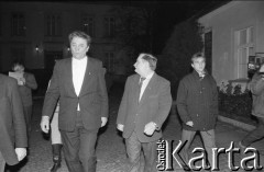 1990, Wrocław, Polska.
Kampania prezydencka Lecha Wałęsy. Obok L. Wałęsy Józef Ślisz.
Fot. Mieczysław Michalak, zbiory Ośrodka KARTA