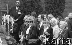 Maj 1992, Wrocław, Polska.
Pogrzeb Andrzeja Waligórskiego - satyryka i dziennikarza.
Fot. Mieczysław Michalak, zbiory Ośrodka KARTA