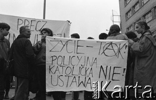 Lata 90., Wrocław, Polska.
Marsz zwolenników aborcji.
Fot. Mieczysław Michalak, zbiory Ośrodka KARTA