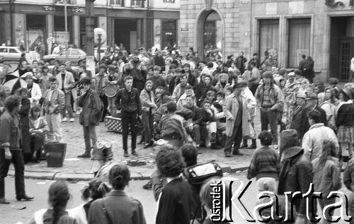 Początek lat 90., Wrocław, Polska.
Pierwszy dzień wiosny, bójka z udziałem skiheadów.
Fot. Mieczysław Michalak, zbiory Ośrodka KARTA