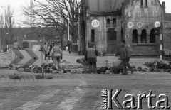 Lata 90., Wrocław, Polska.
Remont torów tramwajowych na ulicy Grodzkiej.
Fot. Mieczysław Michalak, zbiory Ośrodka KARTA