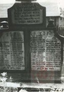 1945, Warszawa. 
Nagrobek na zbiorowym grobie 76 osób zamordowanych przez Niemców 6 września 1939
Fot. NN, Studium Polski Podziemnej w Londynie