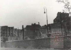1943-1945, Warszawa. 
Ruiny getta - okolice ulicy Bonifraterskiej. 
Fot. NN, Studium Polski Podziemnej w Londynie