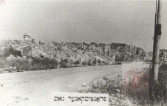 1943-1945, Warszawa. 
Ruiny getta. Okolice ulicy Franciszkańskiej. 
Fot. NN, Studium Polski Podziemnej w Londynie