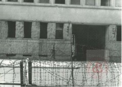 Prawdopodobnie 1944, Warszawa. 
Gmach Sądów od ulicy Ogrodowej. 
Fot. NN, Studium Polski Podziemnej w Londynie