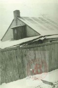 1939-1945, Częstochowa.
Domek na cmentarzu zajmowany przaz żołnierzy Armii Krajowej. 
Fot. NN, Studium Polski Podziemnej w Londynie