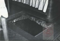 1945-1970, Częstochowa. 
Wejście do bunkra Antoniego Bielasa przy ulicy Warszawskiej 306. 
Fot. NN, Studium Polski Podziemnej w Londynie