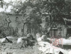 Sierpień-Październik 1944, Warszawa.
Stanowisko karabinu maszynowego. 
Fot. NN, Studium Polski Podziemnej w Londynie