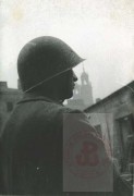 Sierpień-Październik 1944, Warszawa. 
Powstaniec warszawski na tle kościoła. 
Fot. NN, Studium Polski Podziemnej w Londynie