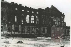 1945, Warszawa. 
Pałac Krasińskich przy placu Krasińskich 5. 
Fot. NN, Studium Polski Podziemnej w Londynie