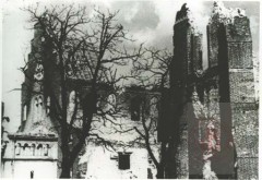 1945, Warszawa. 
Ruiny kościoła Nawiedzenia Najświętszej Maryi Panny przy ulicy Przyrynek 2. 
Fot. NN, Studium Polski Podziemnej w Londynie