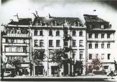 1920-1939, Warszawa 
Kamienice przy Krakowskim Przedmieściu 85, 87, 89. 
Fot. NN, Studium Polski Podziemnej w Londynie