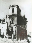 1945, Warszawa. 
Zniszczony kościół św. Krzyża przy Krakowskim Przedmieściu 
Fot. NN, Studium Polski Podziemnej w Londynie