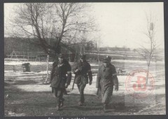 Marzec-Kwiecień 1944, Wileńszczyzna 
Powrót żołnierzy 3 Wileńskiej Brygady Armii Krajowej z patrolu. Brygada działała na Wileńszczyźnie, brała udział w akcji Burza i operacji 