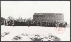 1944, okolice Wilna.
Żołnierze 3 Wileńskiej Brygady Armii Krajowej na zbiórce.  Brygada działała na Wileńszczyźnie, brała udział w akcji Burza i operacji 