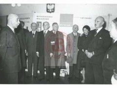 1964, Londyn, Anglia, Wielka Brytania.
Środowiska kombatanckie i polonijne biorą udział w otwarciu wystawy 