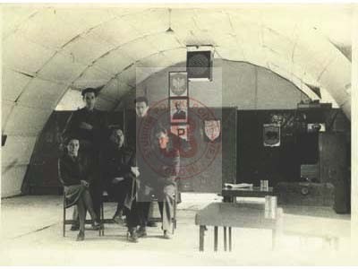 1943-1945, Qassasin al Azhar, Egipt.
Wystawa 