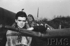 Styczeń 1943, Heston, Anglia, Wielka Brytania.
Stefan Andersz, pilot 302 Dywizjonu Myśliwskiego 