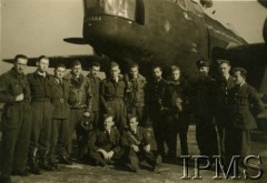 1941-1942, Wielka Brytania.
Polskie Siły Powietrzne w Wielkiej Brytanii. Lotnicy Dywizjonu 304 przed Wellingtonem 
