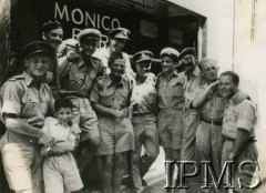 1943, Malta.
Załoga polskiej łodzi podwodnej i lotnicy z 
