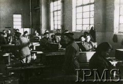 1940-1944, Wielka Brytania.
Polki - WAAF-ki na kursie mechaników Women's Auxillary Air Forces.
Fot. NN, Instytut Polski i Muzeum im. gen. Sikorskiego w Londynie [sygn. 50141]