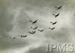 1940-1943, Wielka Brytania.
Lecące myśliwce.
Fot. NN, Instytut Polski i Muzeum im. gen. Sikorskiego w Londynie [sygn. 7337]