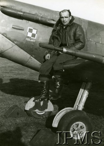 1940-1942, Wielka Brytania.
Plutonowy pilot Bronisław Kościk z 317 Dywizjonu Myśliwskiego 