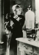 1920-1934, Francja.
Maria Skłodowska-Curie w laboratorium.
Fot. NN, Instytut Polski i Muzeum im. gen. Sikorskiego w Londynie