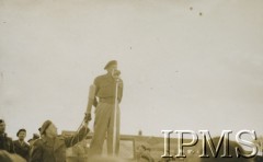 Ok. 1944, Wielka Brytania.
Bernard Montgomery wizytuje I Korpus Polski.
Fot. NN, Instytut Polski i Muzeum im. gen. Sikorskiego w Londynie [album 318 - 12. Batalion Łączności]