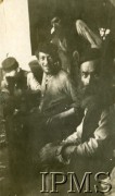 1919-1920, brak miejsca.
Żydowscy rzemieślnicy podczas pracy.
Fot. NN, Instytut Polski i Muzeum im. gen. Sikorskiego w Londynie

