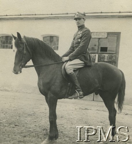 Lata 20., Lwów, Polska.
Ppor. Włodzimierz Schild na koniu.
Fot. NN, Instytut Polski i Muzeum im. gen. Sikorskiego w Londynie
