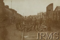 1918-1919, brak miejsca.
Wojna polsko-ukraińska. Żołnierze z pociągu pancernego 