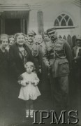 1920-1923, Polska.
Zdjęcie zbiorowe. Drugi od prawej Marszałek Józef Piłsudski, piąty od prawej podpułkownik Walery Sławek. Fot. NN, Instytut Polski i Muzeum im. gen. Sikorskiego w Londynie