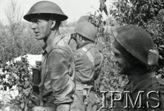 Sierpień 1944, Normandia, Francja.
Żołnierze 1 Dywizji Pancernej podczas walk w Normandii.
Fot. NN, Instytut Polski i Muzeum im. gen. Sikorskiego w Londynie