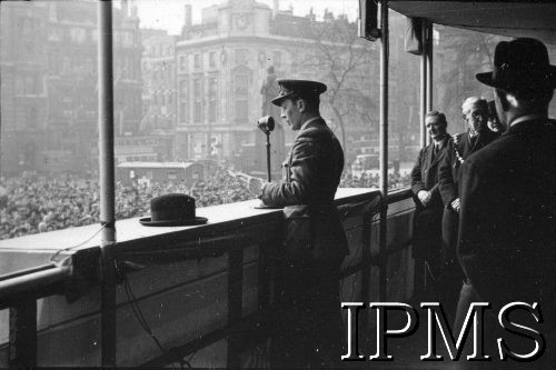 10-12.03.1943, Londyn, Anglia, Wielka Brytania.
Trafalgar Square. Przemówienie podczas kampanii 