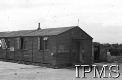 24.06.1943, Northolt, Anglia, Wielka Brytania.
Lotnisko 303 Dywizjonu Myśliwskiego, na budynku napis: 