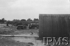 24.06.1943, Northolt, Anglia, Wielka Brytania.
Lotnisko 303 Dywizjonu Myśliwskiego, na pierwszym planie barak 
