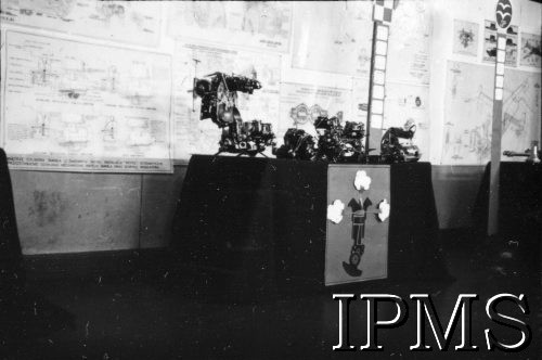 24.06.1943, Hemswell, Anglia, Wielka Brytania.
Święto 300 Dywizjonu Bombowego, wystawa prac mechaników.
Fot. NN, Instytut Polski i Muzeum im. gen. Sikorskiego w Londynie