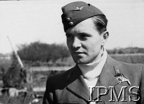 Kwiecień 1941, Wielka Brytania.
Por. Tadeusz Kratke, pilot 317 Dywizjonu Myśliwskiego.
Fot. NN, Instytut Polski i Muzeum im. gen. Sikorskiego w Londynie