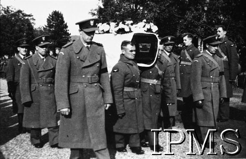 1940-1941, Wielka Brytania.
Dywizjon 303, pogrzeb lotników.
Fot. NN, Instytut Polski i Muzeum im. gen. Sikorskiego w Londynie