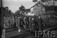 1939-1940, Francja.
Polscy żołnierze na ulicy.
Fot. NN, Instytut Polski i Muzeum im. gen. Sikorskiego w Londynie [Francja - negatywy].