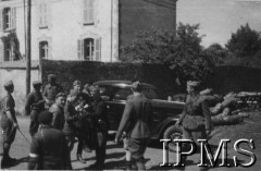 1939-1940, Francja.
Żołnierze 9 Pułku Ułanów Małopolskich, podpis oryginalny: 