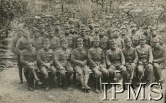 1914-1917, prowincja Trydent, północne Włochy.
Oficerowie batalionu, czwarty od lewej siedzi kpt. Tandler, za nim: kpt. Schemlil, por. Zahradniczek i por. Majewski.
Fot. NN, Instytut Polski i Muzeum im. gen. Sikorskiego w Londynie [album nr 287 z wojny 1914-1917 - front włoski].