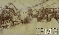 1914-1917, prowincja Trydent, północne Włochy.
Żołnierze grający w karty, podpis: 