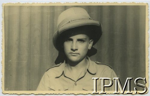1942, Palestyna.
Portret junaka. Na dwrocie zdjęcia podpisy: 