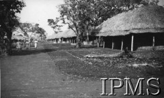 27.12.1942, Masindi, Uganda.
Widok polskiego osiedla. Podpis oryginalny: 